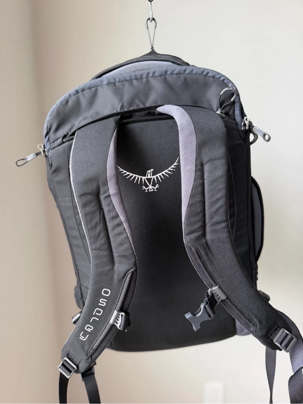 OSPREY Black Porter 30 Men's Travel Backpack